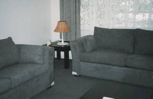 Swan Hill House | Ivys Cottage - located at Swan Hill