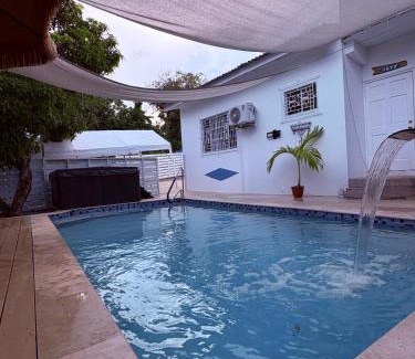 Snow Hill Apartment | Izzy Room - Ferdie's Place