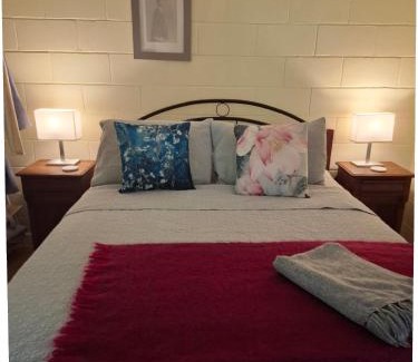 Cooktown House | J & Ella's Holiday House - 2 Bedroom, 3 Beds, 2 Bathroom, 4 or 5 Guests