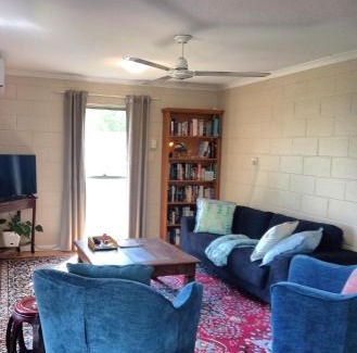 Cooktown House | J & Ella's Holiday House - 2 Bedroom, 3 Beds, 2 Bathroom, 4 or 5 Guests
