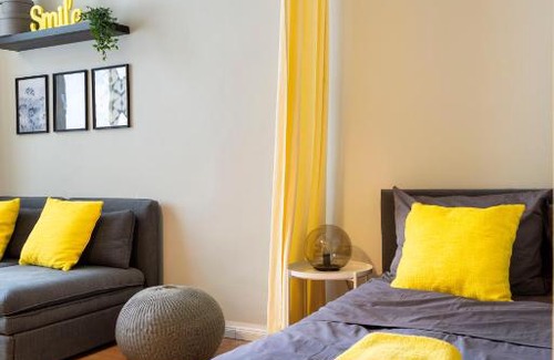 Halensee Apartment | [J.HR] Ku'damm style +A/C +rain-shower +U-station