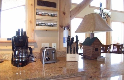 Cle Elum Cabin | Jack Pine Lodge: Beautiful New Log Home