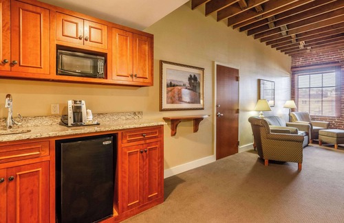 Pulaski Hotel | Jackson Park Inn, an Ascend Collection Hotel