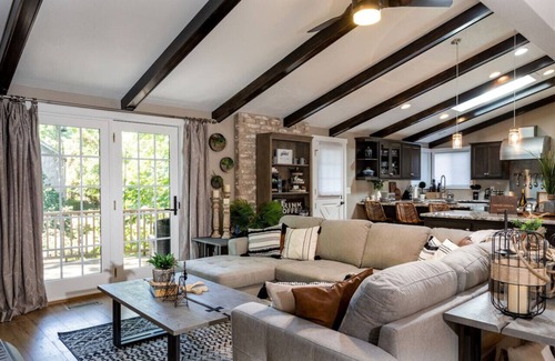 Jacksonville House | Jacksonville Creekside Inn