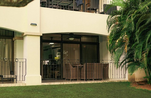 Barrio Los Faroles Condo | Jaco Walkout Beachfront-90 min SJO-sleep 6-next to Crocs-1st floor