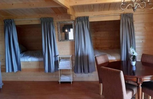 Hitzum Cottage | jacuzzi, cows, dairyfarm, relaxing, sleeping