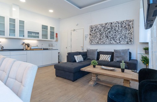Centro Apartment | Jacuzzi Full Exterior Sol, by Monaro