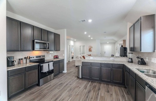 Northside House | Jacuzzi/hottub, Pool table