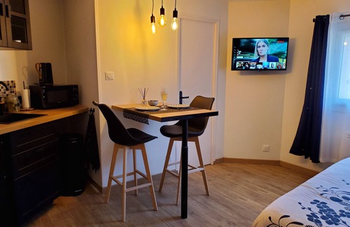 Flaviac House | Jacuzzi Privatif Dans Maison de Village au Calme