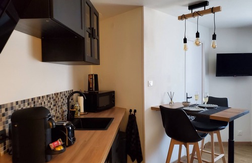 Flaviac House | Jacuzzi Privatif Dans Maison de Village au Calme