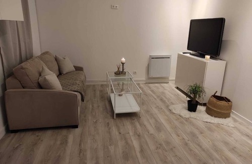 Argenteuil Apartment | ♥️JACUZZI PRIVATIF (love room, whole apartment, terrace)♥️ NETFLIX