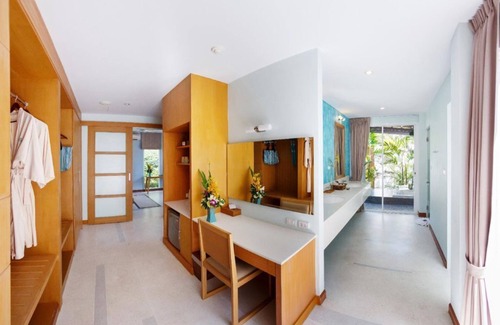 Khuk Khak Beach Villa | Jacuzzi Villa in Khao Lak with a romantic outdoor Jacuzzi JV#12