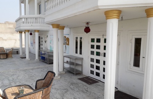 Shyam Nagar Villa | Jaipur Sundeck is a family run homestay which is connected to all major places
