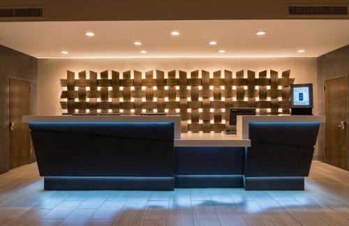 Islandia Hotel | Jake's 58 Casino Hotel - Adults Only