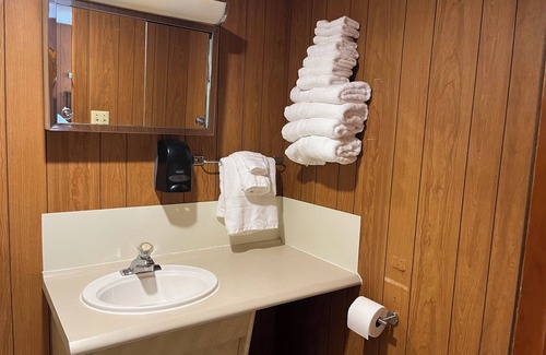 White Lake Hotel | Jake's Corner Motel