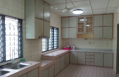 Kampung Bangkong House | Jalan Kuching KL Homestay