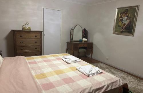 Glen Waverley House | Jalynn homestay