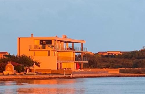 Privlaka Apartment | JamC Dream Familientraum direkt am Meer mit beheiztem Pool