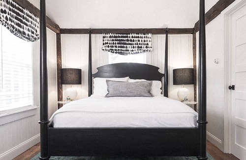 Old Saybrook Center Bed & Breakfast | James Pharmacy Bed & Breakfast