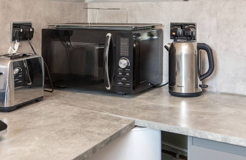 Dowlais Apartment | James' Place Dowlais Self Catering Studio 6 Taffy