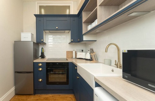 Tillicoultry Condo | James Street · Beautifully Renovated 2 Bedroom Apartment