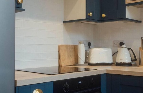 Tillicoultry Condo | James Street · Beautifully Renovated 2 Bedroom Apartment