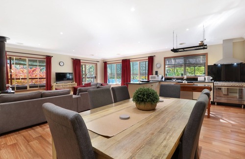Jamieson House | Jamieson Getaway Minutes to Lake Eildon & Jamieson