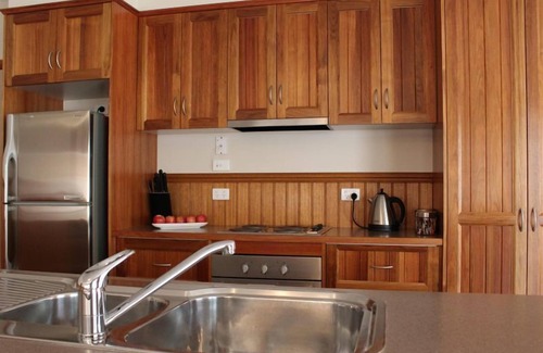 Swan Hill House | Jana Manor 2 Townhouse Swan Hill