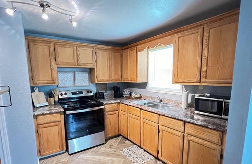 Kingsville House | Janie’s cozy cottage minutes from Texas A&M Kingsville