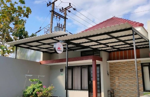 Dinoyo House | Japanese Villa Naomy Residencenn