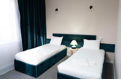 Aktobe Hotel | Jardin