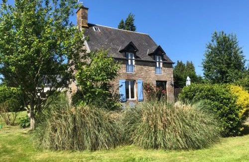 Le Mesnil-Gilbert House | Jasmin Cottage with seasonal Swimming Pool