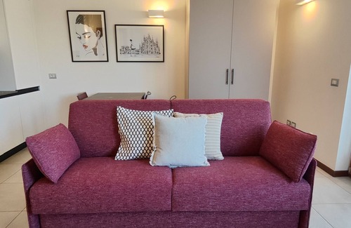 Busto Arsizio Apartment | JASMINE Malpensa Express & train to Milano