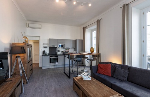 Centre Ville-Gare Apartment | Jean Medecin Av - Large 2 Bdrs Central/AC