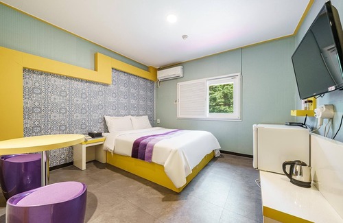 Hwaseong Hotel | Jebudo Seaside