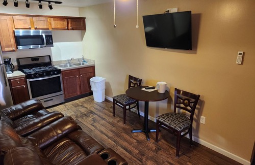 Clairton Hotel | Jefferson Hills Motel