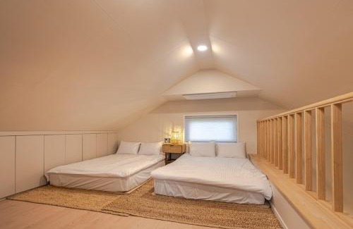 Nohyeong-dong House | Jeju at Aewol Forest 402