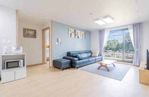 Andeok House | Jeju Chunjane Pension