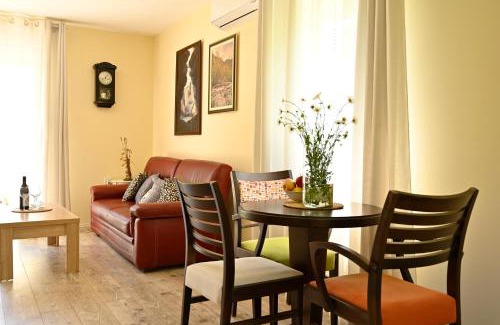 Donje Polje House | Jelena