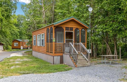 Glasgow House | Jellystone Park at Natural Bridge