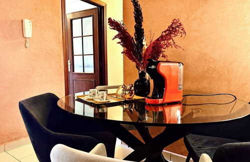 Semlalia House | Jemaâ el fna 8Min/Car SuperMarket on Ground Floor-5 STAR APT W-Clim-Confort-View