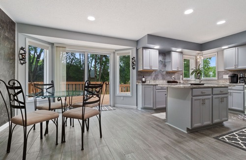 Blaine House | JENKINS RETREAT w/private hot tub & theater