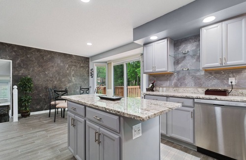 Blaine House | JENKINS RETREAT w/private hot tub & theater
