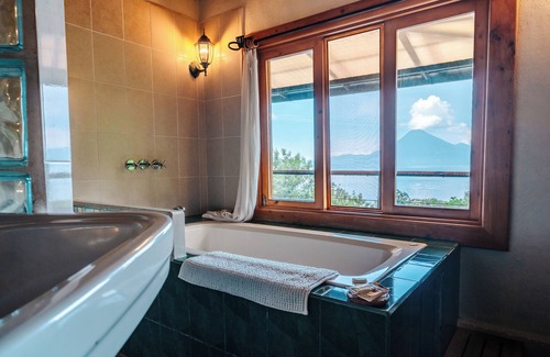 Panajachel Bed & Breakfast | Jenna's River Bed & Breakfast