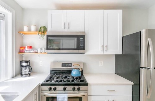 College Hill Apartment | Jennifer’s Charming Stay Walk to Brown University