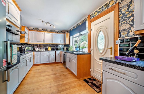 Lochgoilhead House | Jenny's Bay - Four Bedroom House, Sleeps 8