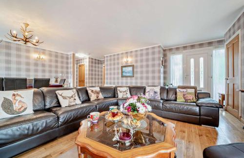Cairndow House | Jennys Bay