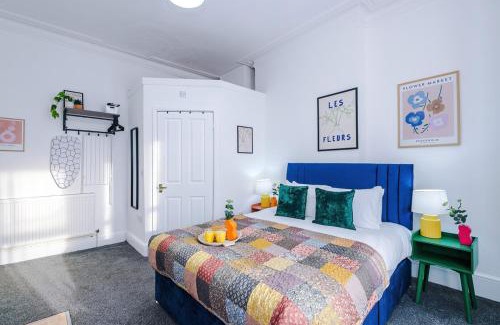 Leamington Spa Apartment | Jephsons Lodge Studio 1 - Free Parking, WiFi, Netflix