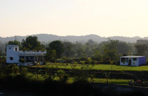 Aspur House | Jera farmhouse & Lakeside stay