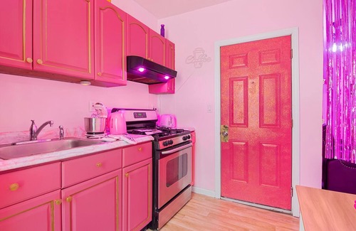 West Side Apartment | Jersey City Pink Spot 2BR/1FB